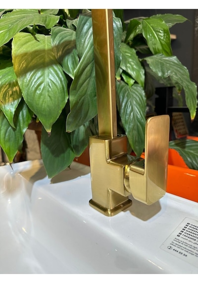 İsaoğlu Yapı Mat Gold Lavabo Bataryası Dore Fırçalanmış Gold Lavabo Musluğu Kare Tasarım Batarya Gold