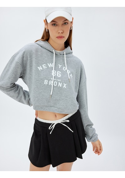 Koton Crop Kapşonlu Sweatshirt Kolej Temalı Baskılı Üç İplik Rahat Kalıp Gri 5wak10231ek Gri Koton Crop Kapşonlu Sweatshirt Kolej Temalı Baskılı Üç İplik Rahat Kalıp Gri 5wak10231ek Gri