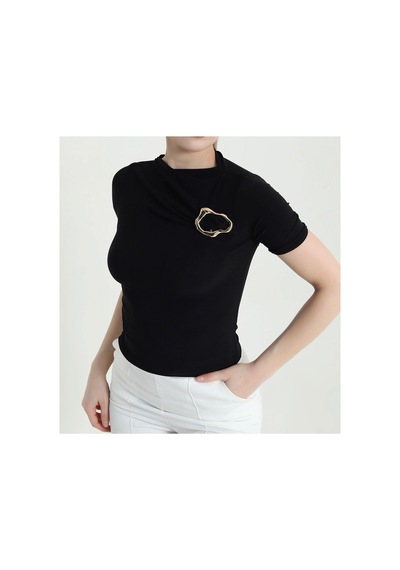 Fleurs Chic Toka Detaylı T-shirt Siyah