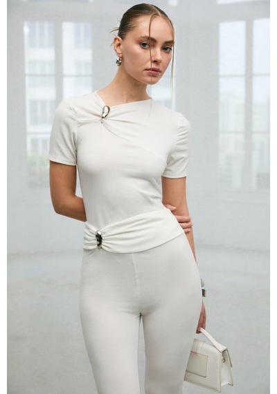 Grımelange Fasley Kadın Yumuşak Ve Esnek Kumaşlı Toka Detaylı Slim Fit Ekru Bluz Ekru