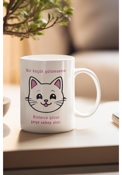 Bir Küçük Gülümseme Binlerce Güzel Şeye Sebep Olur Sevimli Kedi Motivasyon Baskılı Kupa Bardak White