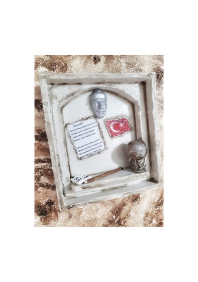 El Yapımı Ulu Önder Atatürk, Istiklal Marşı Ve Türk Bayrağı Üçlüsünden Oluşan Pano.