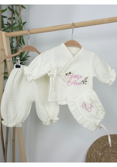 Gros Shop Müslin Yeni Doğan 4katlı Organik %100pamuk Kişiye Özgü Nakışlı Hastane Çıkış Seti Güllü Model-2 Ekru-1