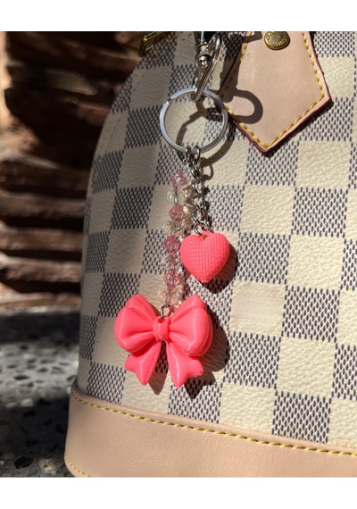 Pembe Fiyonk Ve Kalp Detaylı Kristal Boncuklu Charm / Lüks Çanta Süsü Pembe - Beyaz