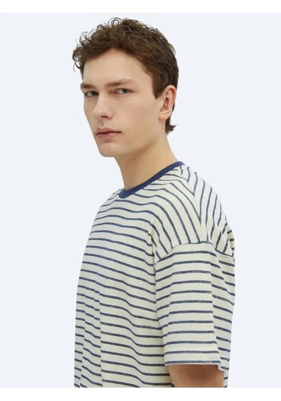 Kip Ekru Çizgili Bisiklet Yaka %100 Pamuk T-shirt Ekru