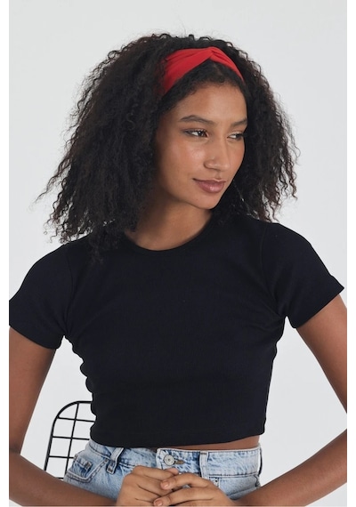Butikgiz Siyah Kısa Kol Bisiklet Yaka Vücuda Oturan Kaşkorse Crop + Bandana Set %100 Pamumklu, Esnek Rahat Siyah-Kırmızı