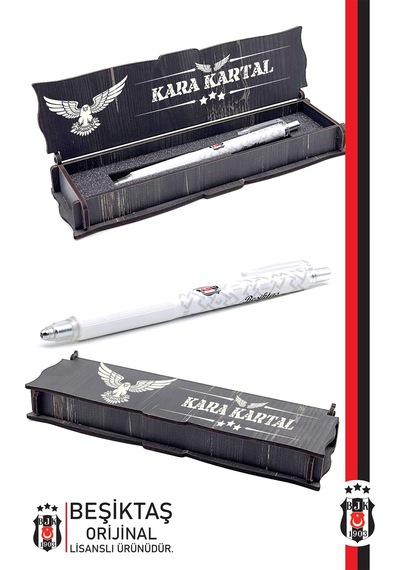 Beşiktaş Orijinal Lisanslı Nostalji Beyaz Bjk Çocuk Forma + Uçlu Kalem Set Hediyelik Ahşap Kutulu Beyaz - Mavi Beşiktaş Orijinal Lisanslı Nostalji Beyaz Bjk Çocuk Forma + Uçlu Kalem Set Hediyelik Ahşap Kutulu Beyaz - Mavi