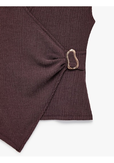 Koton Slim Fit Bürümcük Kumaş Dokulu Metal Aksesuarlı Kruvaze Kolsuz Bluz Mor 7wak10057ek