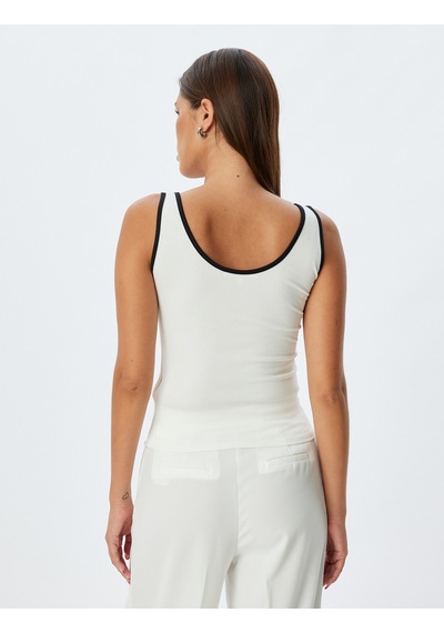 Koton Viskon Fitilli Atlet Renk Kontrastlı Düğmeli U Yaka Slim Fit Beyaz 4sak10997ek Beyaz Koton Viskon Fitilli Atlet Renk Kontrastlı Düğmeli U Yaka Slim Fit Beyaz 4sak10997ek Beyaz