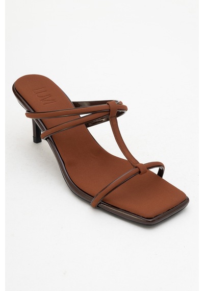 Luvishoes Luvi Shoes Mocha Kahverengi Kare Burunlu İnce Bantlı Kadın Topuklu Terlik Kahverengi Luvishoes Luvi Shoes Mocha Kahverengi Kare Burunlu İnce Bantlı Kadın Topuklu Terlik Kahverengi