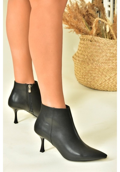 Fox Shoes Siyah İnce Topuklu Sivri Burun Kadın Bot N282102109 Siyah-Suni Deri