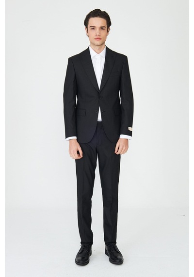 Siyah İnce Çizgili Modern Slim Fit Klasik Yaka Takım Elbise Desenli