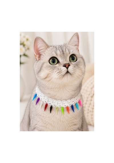 El Örgüsü Kedi Tasması Beyaz Renkli Sarkıtlı El Yapımı Örgü Kedi Boyun Aksesuarı