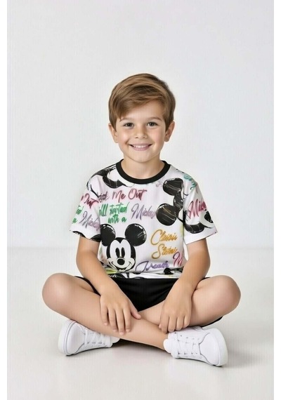 Riccotarz Erkek Çocuk Ayıcık Desen Ve Renkli Yazılarla Penye T-shirt Siyah Şortlu Takım Siyah
