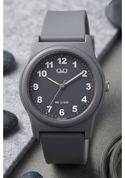 Q&q G22a020vy Kül Grisi Bold Rakamlı Silikon Kordonlu 38 Mm Su Geçirmez Unisex Kol Saati Gri