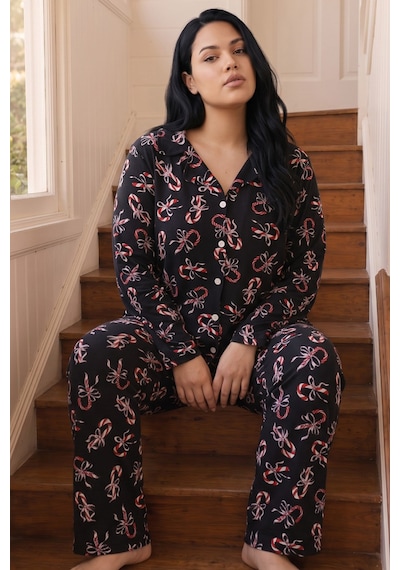 Siyah İnci Desenli Termal Kumaşlı Ultra Soft Yumuşak Büyük Beden Battal Boy Düğmeli Örme Pijama Takımı 26226523 Siyah Siyah İnci Desenli Termal Kumaşlı Ultra Soft Yumuşak Büyük Beden Battal Boy Düğmeli Örme Pijama Takımı 26226523 Siyah
