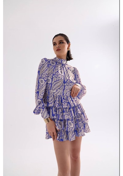 Fashion Cocktail Vatkalı Omuz Katlı Etek İthal Soft Otantik Desen Şifon Kumaşlı Uzun Kol Baharlık Mini Elbise Mavi Fashion Cocktail Vatkalı Omuz Katlı Etek İthal Soft Otantik Desen Şifon Kumaşlı Uzun Kol Baharlık Mini Elbise Mavi