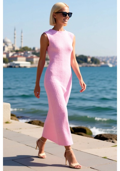 Benerly Kadın Kolsuz Kayık Yaka Dokulu Örme Midi Kalem Elbise Vücuda Otur Pembe