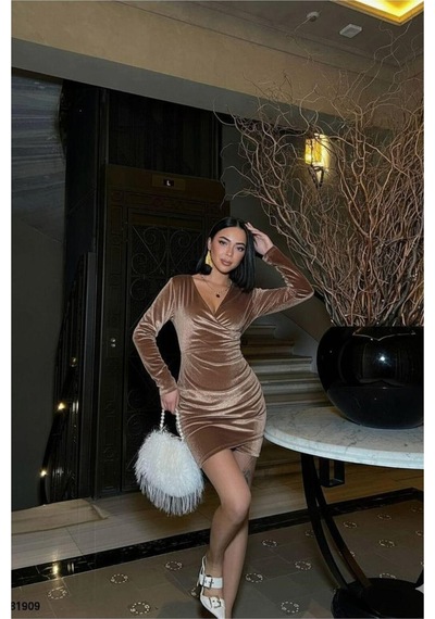 DefyModa Kadın Tasarım Kadife Kumaş Kruvaze Yaka Büzgülü Abiye Elbise Vizon