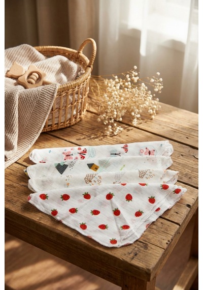 Modern Desenli Müslin Bebek Ağız Mendili Günlük Kullanım İçin Yumuşak Dokulu 25 x 25 CM 4'lü Set