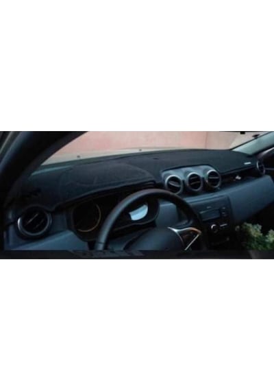 2018-2020 Modellerine Uygun Dacia Duster Torpido Koruma Halısı Siyah Kenar Renk Siyah