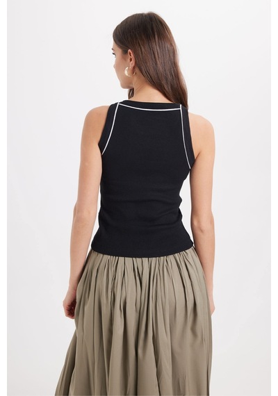 Tudors Kadın Slim Fit Dar Kesim Pamuklu Askılı Bisiklet Yaka Biyeli Siyah Crop Atlet-50980