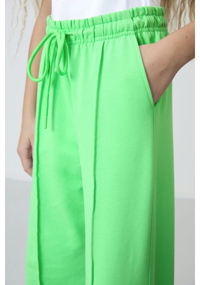 Neon Yeşil Cepli Ön Dikiş Detaylı Geniş Paça Kız Çocuk Eşofman Altı -75144 Neon Yeşil Neon Yeşil Cepli Ön Dikiş Detaylı Geniş Paça Kız Çocuk Eşofman Altı -75144 Neon Yeşil