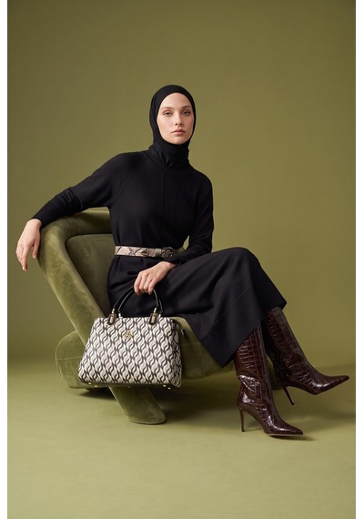 Armine Trend Kemer Detaylı Bisiklet Yaka Uzun Kollu Rahat Kesim Cepli Uzun Elbise Siyah 26ktd910 Armine Trend Kemer Detaylı Bisiklet Yaka Uzun Kollu Rahat Kesim Cepli Uzun Elbise Siyah 26ktd910