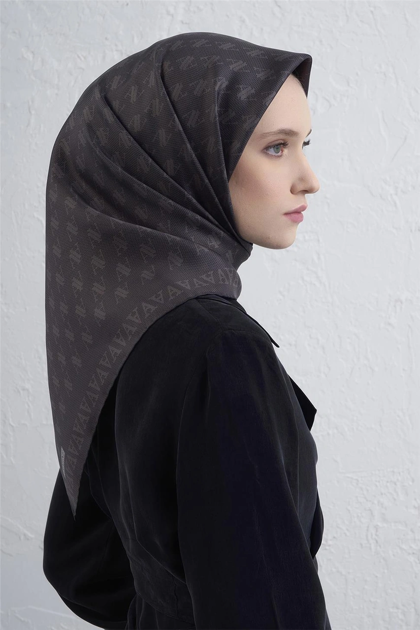Armine Monogram Desenli Saf İpek Twill Eşarp 9412d 01 Füme