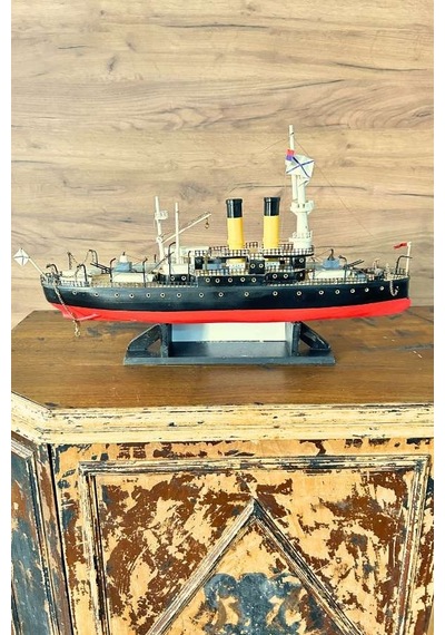 Admiral Uszakov Askeri Gemi Maketi