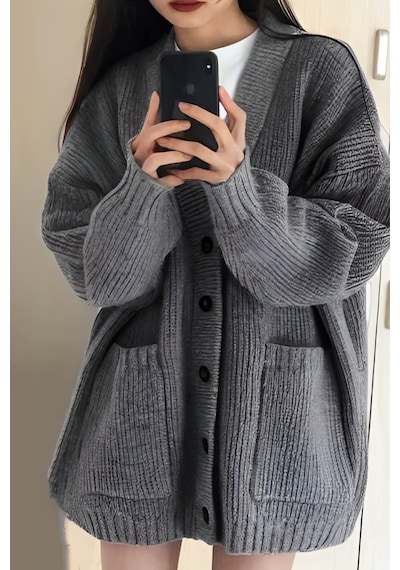 Kadın Oversize Cepli Düğmeli V Yaka Triko Hırka Füme