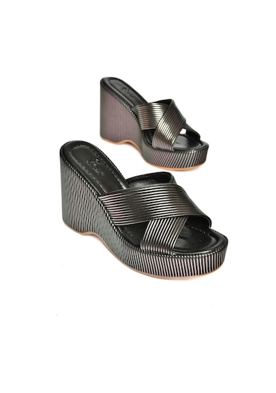 Fox Shoes S250101409 Siyah Dolgu Tabanlı Kadın Terlik Siyah