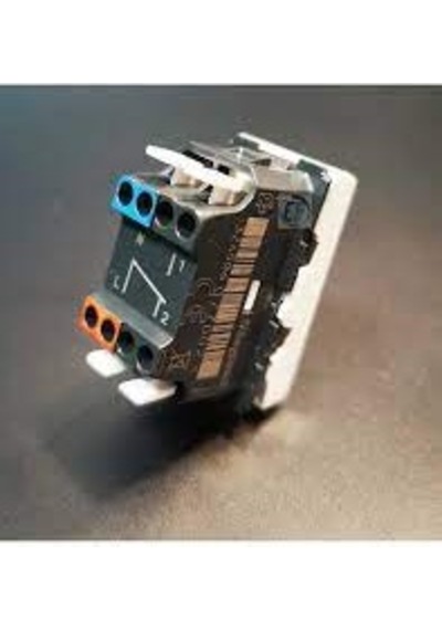 077002 Legrand Sistem Armada Işıklı Vavien 1Modül 10A - 250V Beya