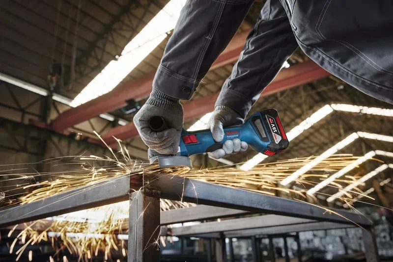 Bosch Professional GWS 18V-8 4.0AH Tek Akülü Taşlama Makinesi - 06019N9021