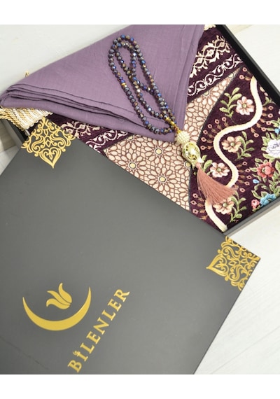 Çeyizlik Hediyelik Seccade Eşarp Tesbih Set Kadife Astarlı Seccade, Eşarp, Kristal Tesbih Kutulu Lüks Hediye Seti Mürdüm Çeyizlik Hediyelik Seccade Eşarp Tesbih Set Kadife Astarlı Seccade, Eşarp, Kristal Tesbih Kutulu Lüks Hediye Seti Mürdüm