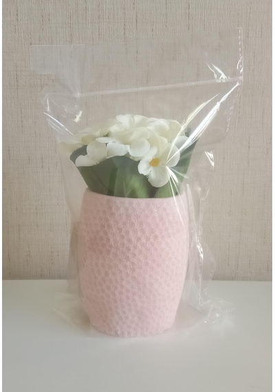 Vazoda Beyaz Yapay Çiçek Dekoratif Pembe Petek Desenli Poliresin Vazo Dahil 8 x 8 x 15 CM