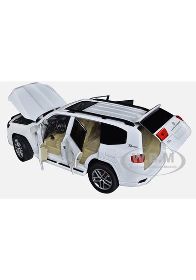 Kutulu Koleksiyon 1 / 24 Ölçek Toyota Land Cruiser Beyaz Metal Araba