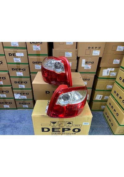 Toyota Aurıs 2010-2012 Arası Depo Sağ Ve Sol Stop Lambası Takım 81561-02550 / 81551-02550