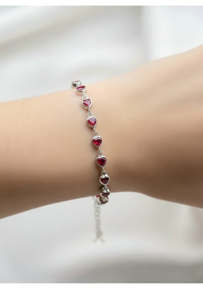 Çekirdekjewelry 925 Ayar Gümüş Kalplı Taşlı Bileklik Gri Kırmızı