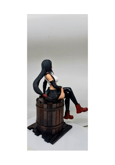 Final Fantasy Tifa Figür 27 Cm