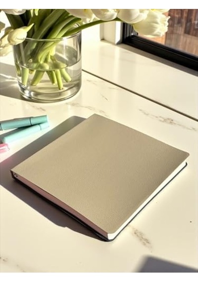 Fark Tanıtım Defter, Çizgisiz Not Defteri Pu Deri Not Defteri 16,5x16,5 Cm, 96 Yaprak 192 Sayfa , 90 Gr Ivory Kağıt, Esnek Kapak, Ofis Ve Kırtasiye Kumlu Toprak 124-Pembe