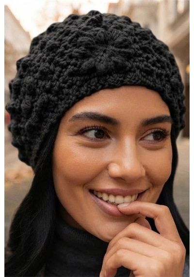 Uniquetrenders Kadın Çiçek Motifli Kabartmalı Örme Triko Kışlık Bere Siyah