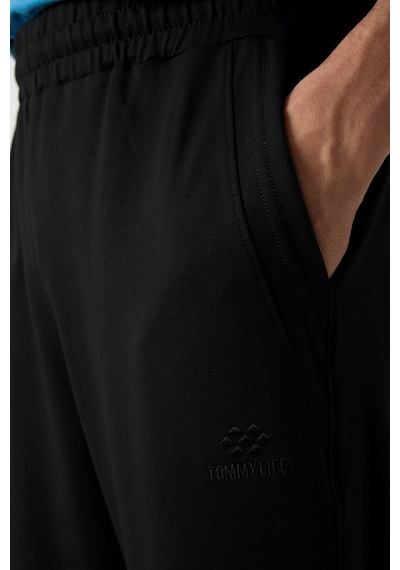Tommy Life Siyah Pamuklu Yumuşak Dokulu Standart Fit Nakışlı Erkek Kapri - 83102 Siyah