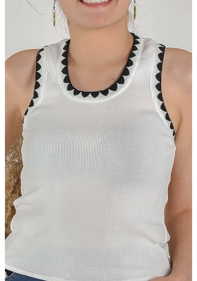 Kadın Siyah Desenli Halter Yaka Triko Yazlık Askılı T-shirt Std Beyaz