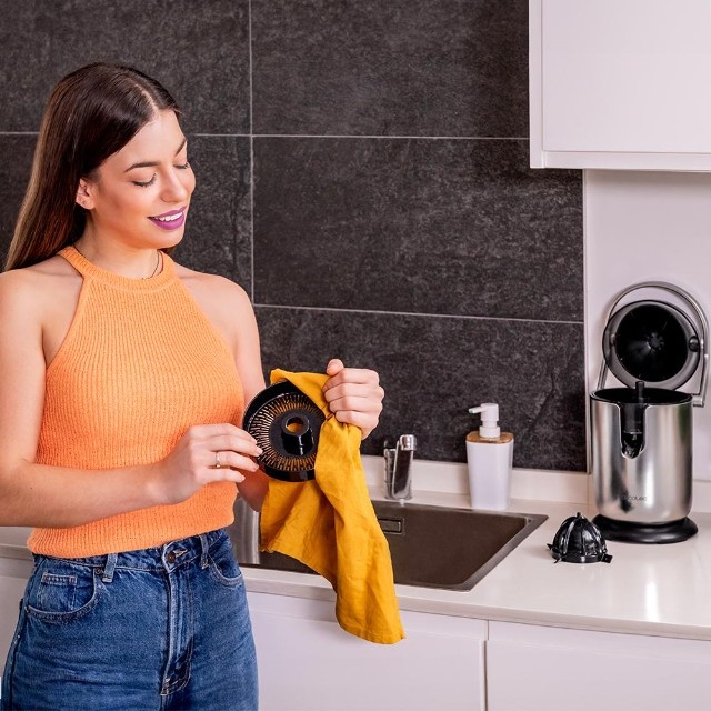 Cecotec Xqueeze Bullet Pro 600 W Elektrikli Narenciye Sıkacağı Gümüş