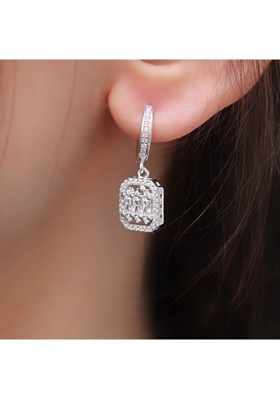 Starlight Diamond Zirkon Taş Ortası 3 Baget Pırlanta Montür Gümüş Küpe