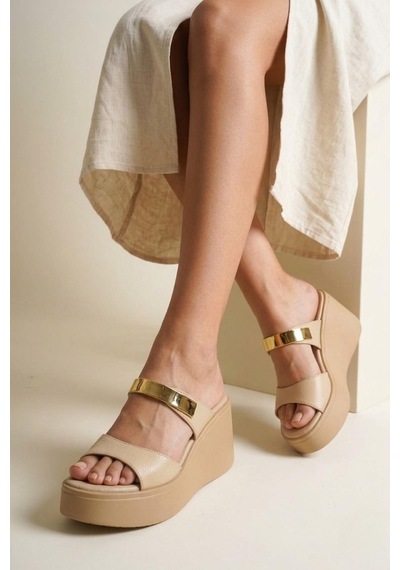 Fox Shoes Y973518609 Bej Kalın Tabanlı Kadın Terlik