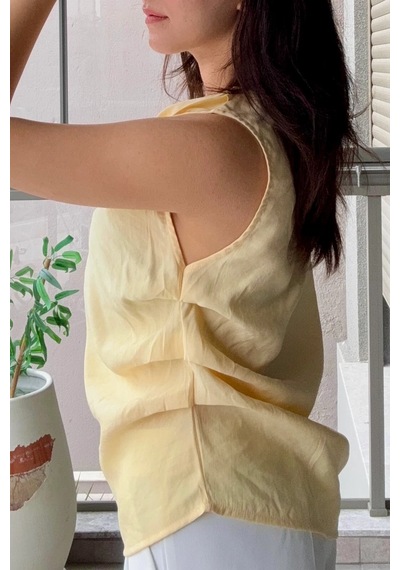 Bb Butik Basic Tasarım Dokuma Modal Kumaş Kolsuz Bluz Rahat Kalıp Modern Kadın Bluz My3535 Sarı Bb Butik Basic Tasarım Dokuma Modal Kumaş Kolsuz Bluz Rahat Kalıp Modern Kadın Bluz My3535 Sarı