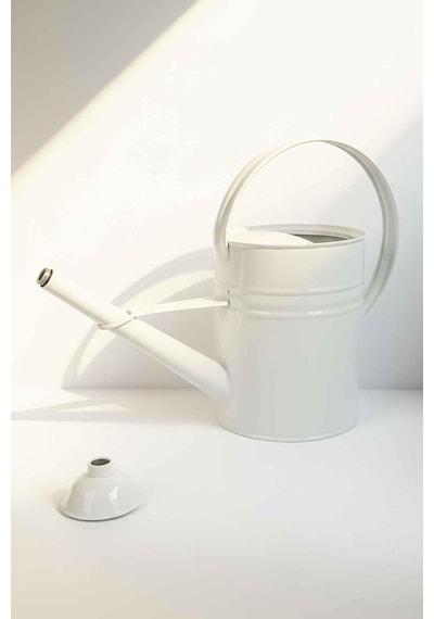 Olivia 3,5 Litre Metal Çiçek Bahçe Sulama Kabı Modern Dekoratif Çok Amaçlı Sulak Beyaz