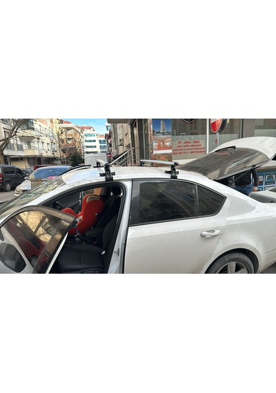 Skoda Octavia Oluksuz Tip Port Bagaj Tavan Çıtası Ara Atkı Kapıda